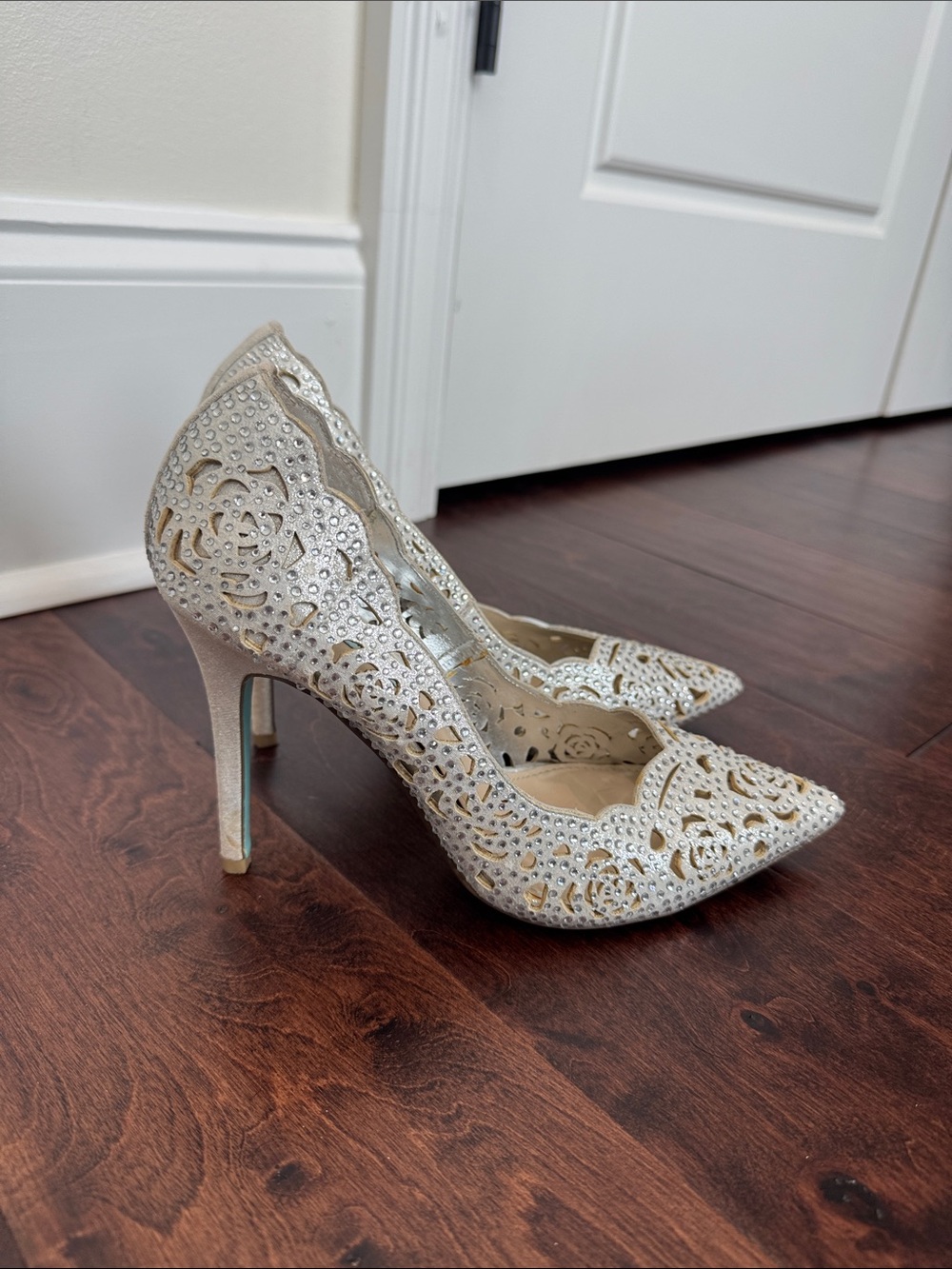 Betsey Johnson Elsa Heels Rhinestone Pumps Formal Shoes Party Wedding, size 8.5